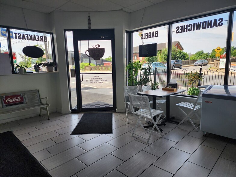 More Photos Of 102 Pine St, Catasauqua General Retail For Sale