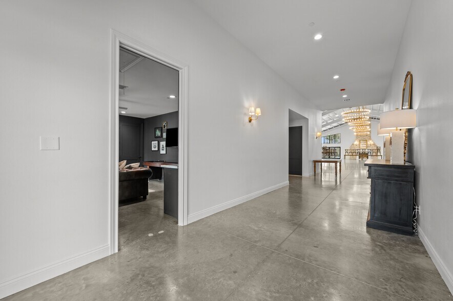 More Photos Of 6644 TX-61, Anahuac Theater Concert Hall For Sale