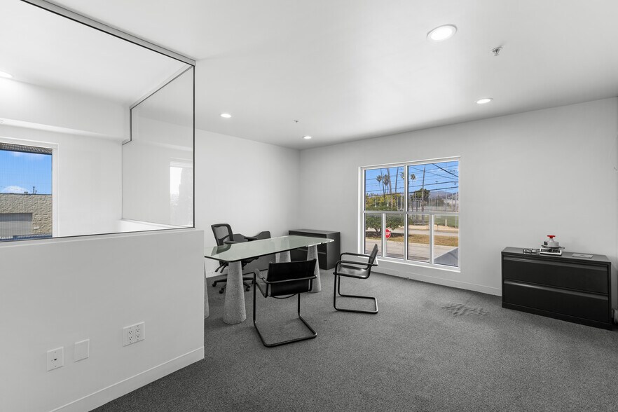 More Photos Of 1500 Olympic Blvd, Santa Monica Loft Creative Space For Lease