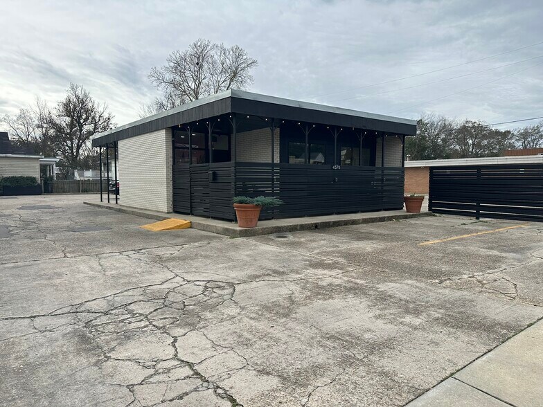 Primary Photo Of 4378 Government St, Baton Rouge Medical For Sale