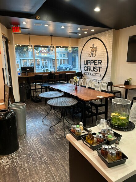 More Photos Of 241-243 S Beverly Dr, Beverly Hills Restaurant For Lease