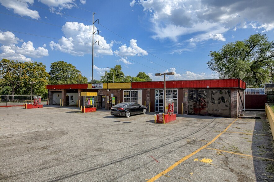 More Photos Of 7030 Troost Ave, Kansas City Carwash For Sale