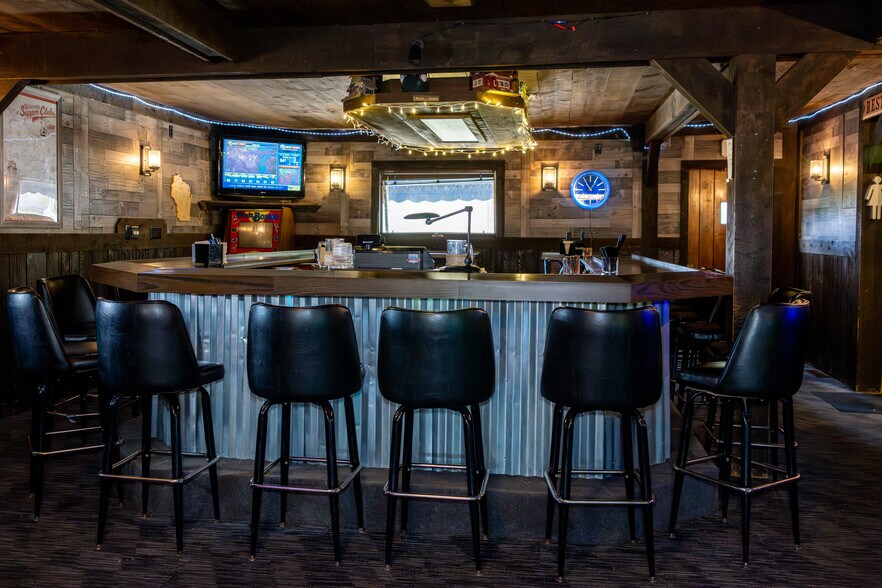 More Photos Of N4175 Alpine Ln, Pound Restaurant For Sale