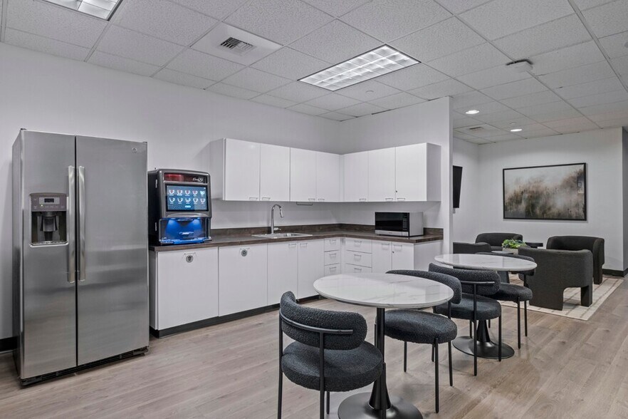 More Photos Of 1700 7th Ave, Seattle Coworking Space