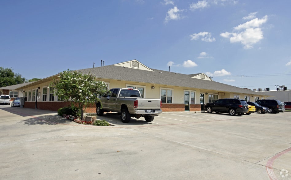 Primary Photo Of 4516 Boat Club Rd, Fort Worth Office For Lease