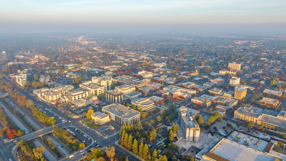 More Photos Of 100 Willow Plz, Visalia Medical For Sale