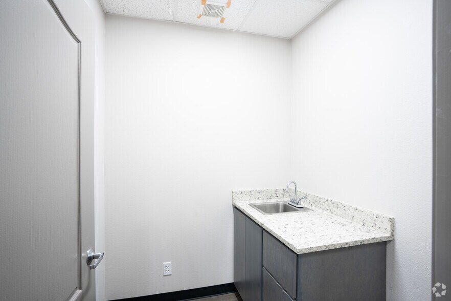 More Photos Of 4151 Jaime Zapata Memorial Hwy, Laredo Medical For Lease