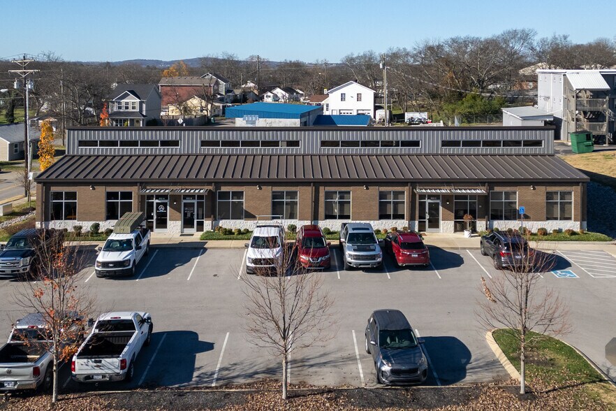 More Photos Of 802 N Cumberland St, Lebanon Light Distribution For Lease