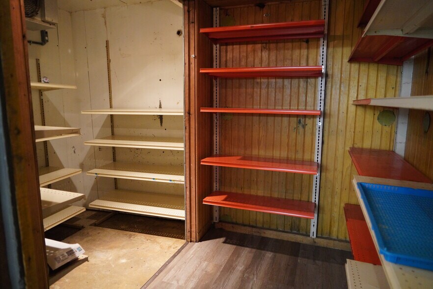 More Photos Of 304 Smith Ave, Elwood General Retail For Sale