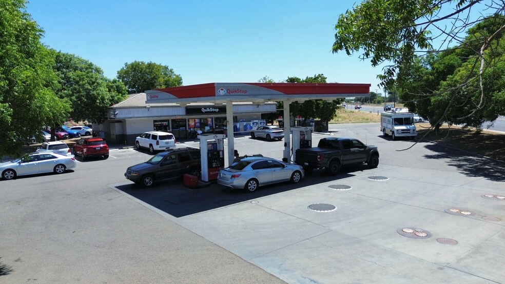 Primary Photo Of 1301 E Service Rd, Ceres Service Station For Sale