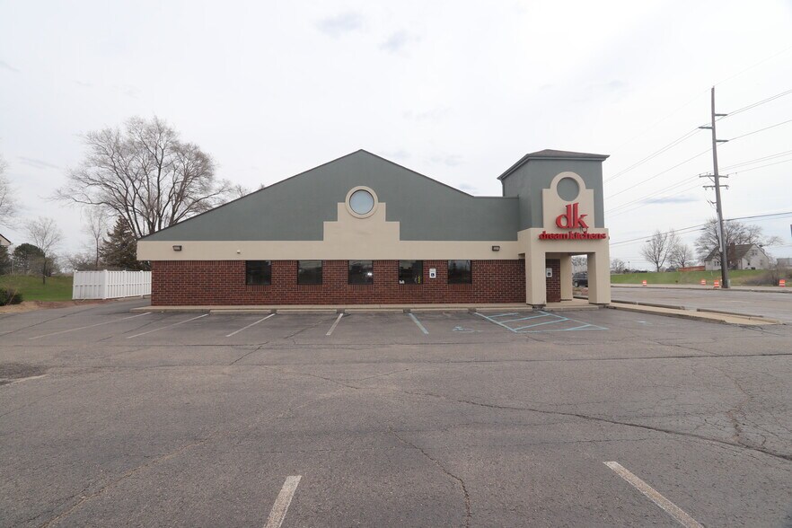 More Photos Of 5841 Whitmore Lake Rd, Brighton Medical For Lease