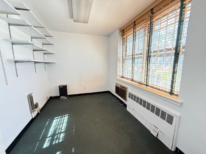 More Photos Of 10025 Queens Blvd, Forest Hills Apartments For Sale