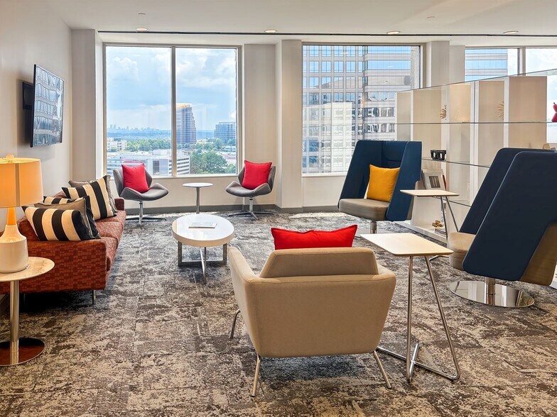 More Photos Of 400 Galleria Pky SE, Atlanta Coworking Space