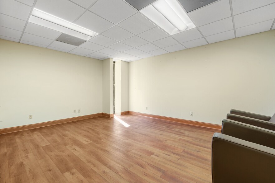 More Photos Of 5100 N Federal Hwy, Fort Lauderdale Office For Sale