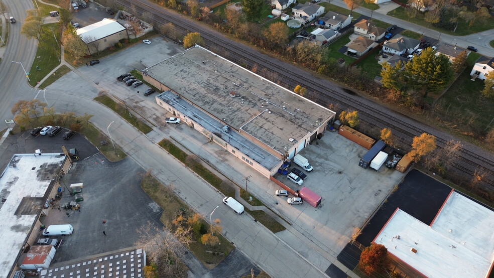 More Photos Of 600-612 E Western Ave, Lombard Manufacturing For Lease