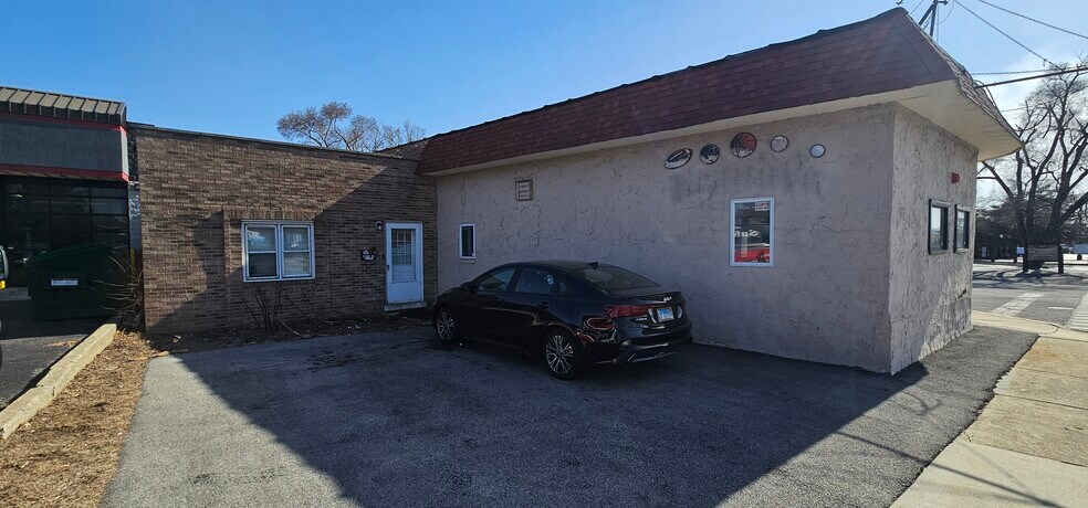 More Photos Of 9611 Southwest Hwy, Oak Lawn Storefront Retail Office For Sale