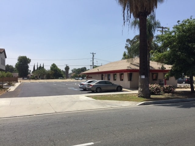 More Photos Of 9696 Magnolia Ave, Riverside Restaurant For Lease