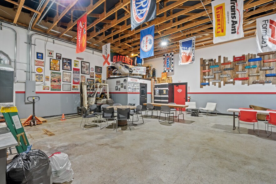 More Photos Of 2425 25th St SE, Salem Freestanding For Sale