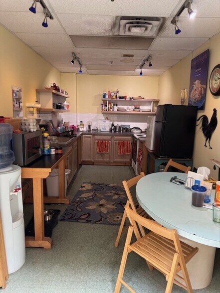 More Photos Of 1024 Garson Ave, Rochester Light Manufacturing For Sale