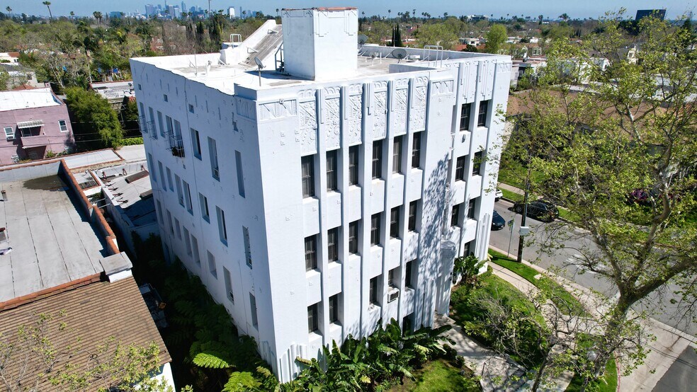 More Photos Of 100 N Sycamore Ave, Los Angeles Apartments For Sale