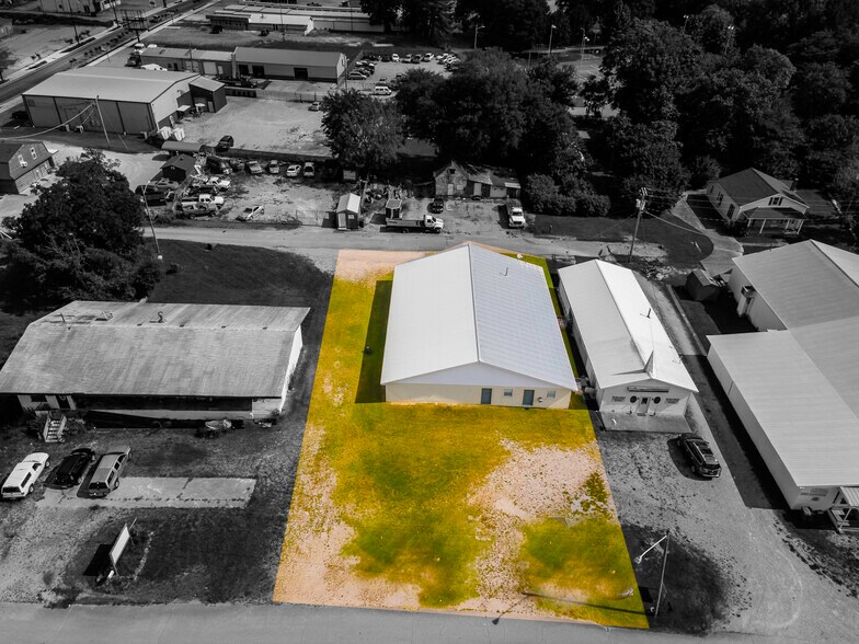 More Photos Of 124 Chestnut St, Pulaski General Retail For Sale