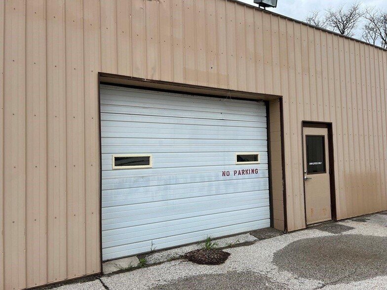 More Photos Of 129 2nd St, Webster City Light Manufacturing For Sale