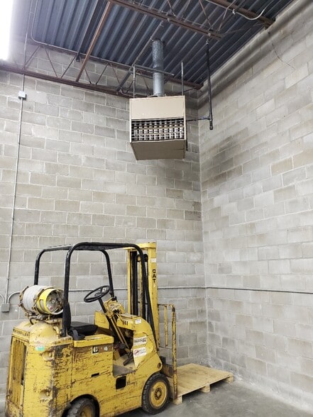 More Photos Of 802 Pierce St, Omaha Warehouse For Sale