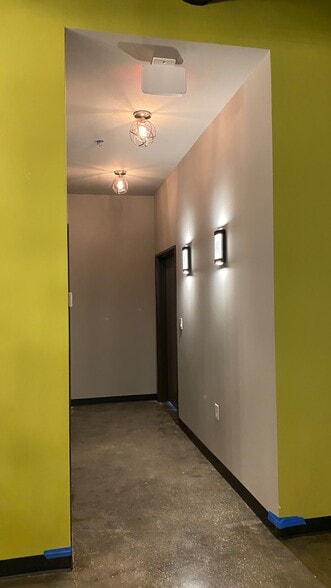 More Photos Of 62 Main St, Colleyville General Retail For Sale