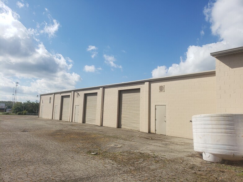 More Photos Of 6434 Glenway Ave, Cincinnati Warehouse For Lease