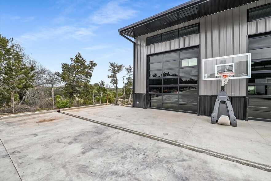 More Photos Of 451 Farrell Rd, Dripping Springs Light Distribution For Sale