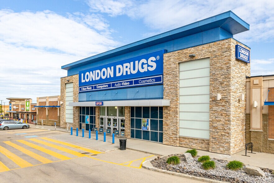 More Photos Of 993 Fir St, Sherwood Park General Retail For Lease