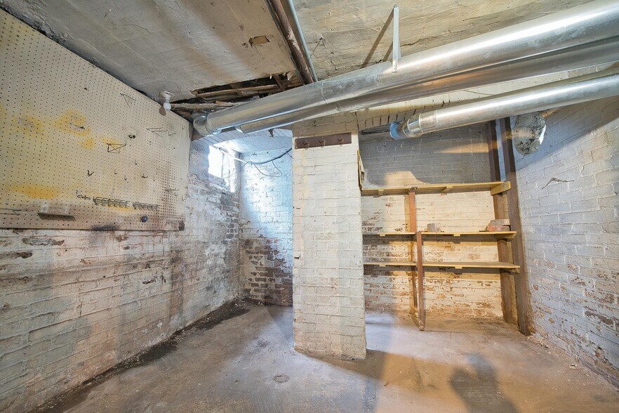 More Photos Of 1989 W Grand Blvd, Detroit Office Residential For Sale
