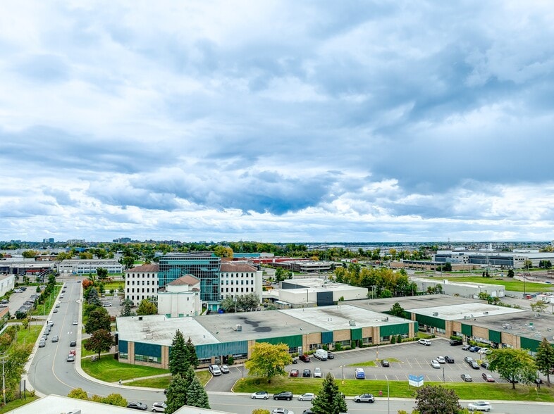 More Photos Of 340-380 Rue Isabey, Montréal Distribution For Lease