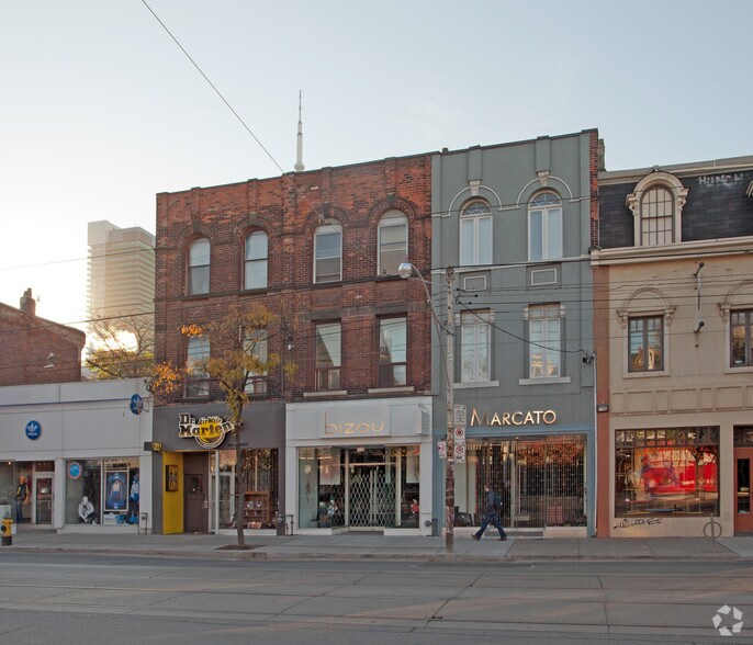 More Photos Of 393 Queen St W, Toronto Storefront Retail Residential For Lease