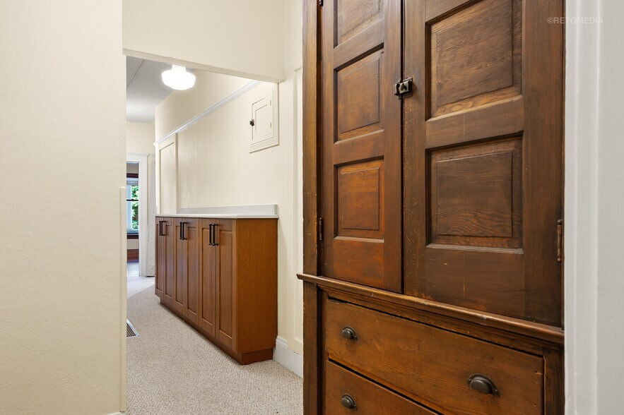 More Photos Of 2222 NW Irving St, Portland Apartments For Sale