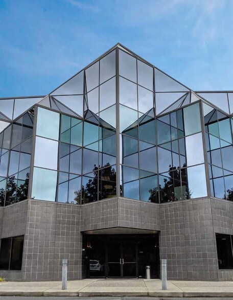 More Photos Of 11747 NE 1st St, Bellevue Office For Sale