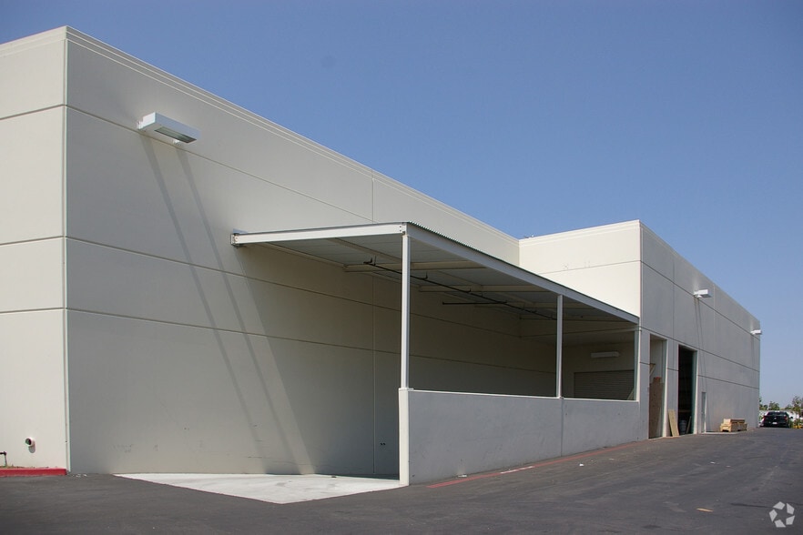 More Photos Of 3270 Corporate View, Vista Manufacturing For Lease