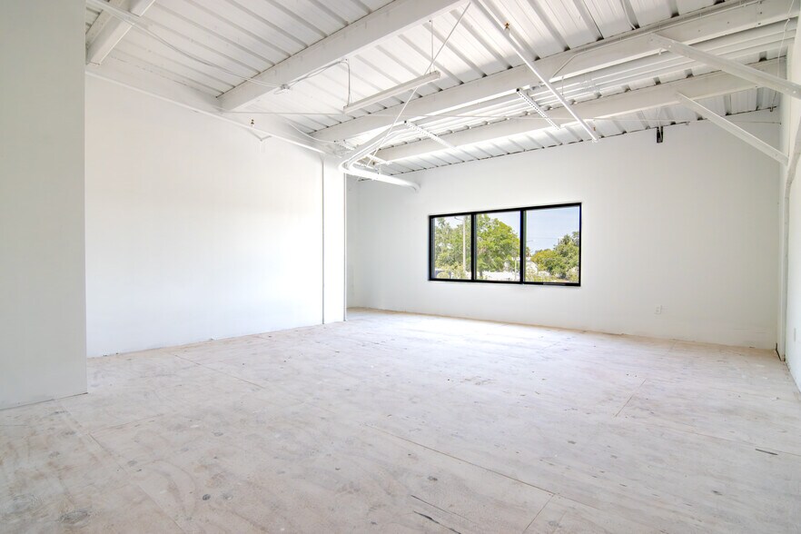 More Photos Of 2400 5th Ave S, Saint Petersburg Unknown For Lease