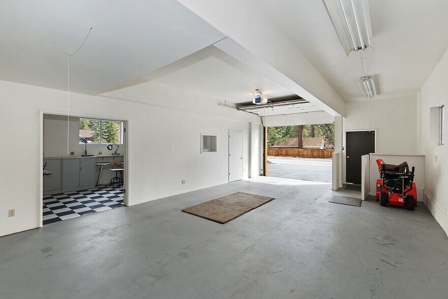 More Photos Of 39128 N Shore Dr, Fawnskin Specialty For Sale