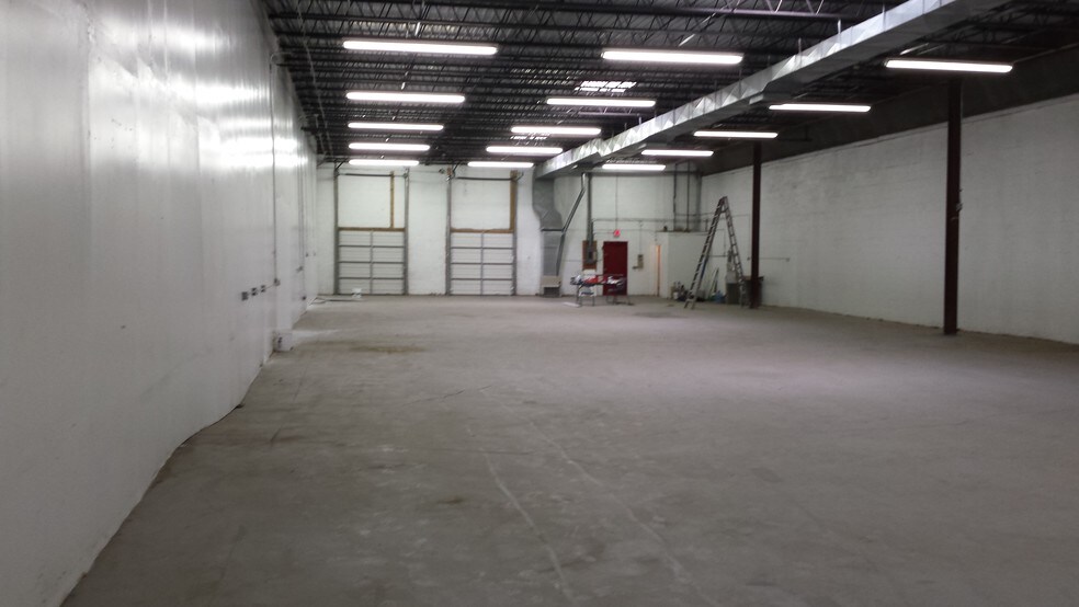 More Photos Of 8000-8032 Fernham Ln, Forestville Warehouse For Lease