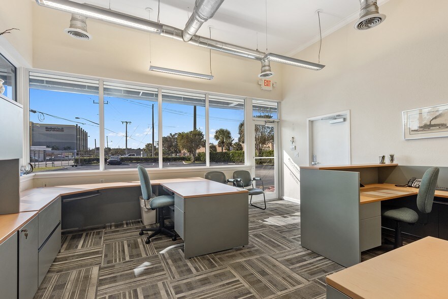 More Photos Of 3265 SE 6th Ave, Fort Lauderdale Industrial For Lease