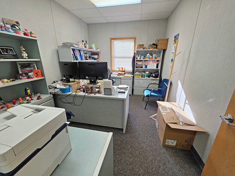 More Photos Of 100 Prushnok Dr, Punxsutawney Office For Sale