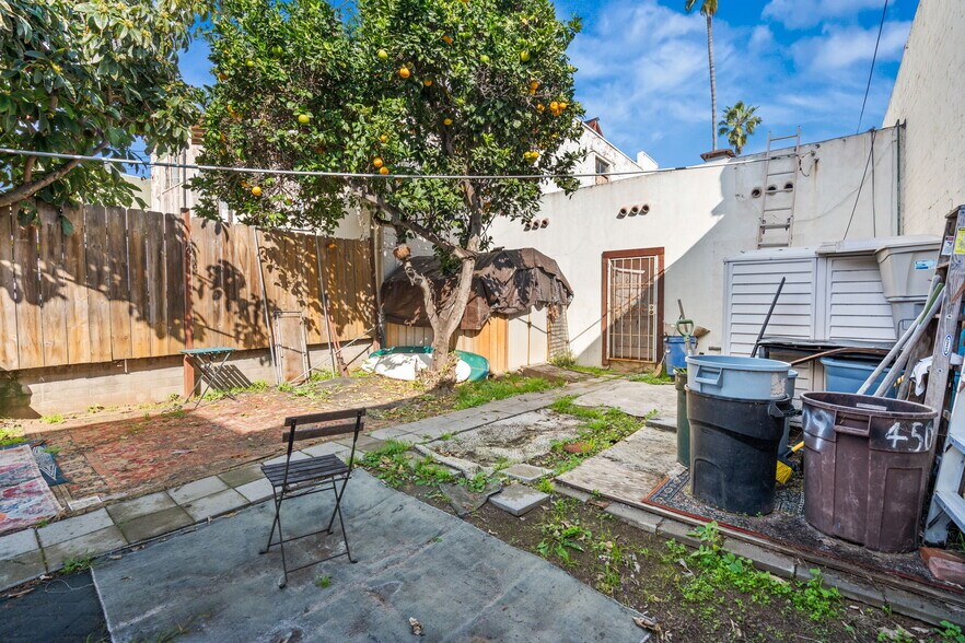 More Photos Of 4975-4979 Newport Ave, San Diego General Retail For Sale