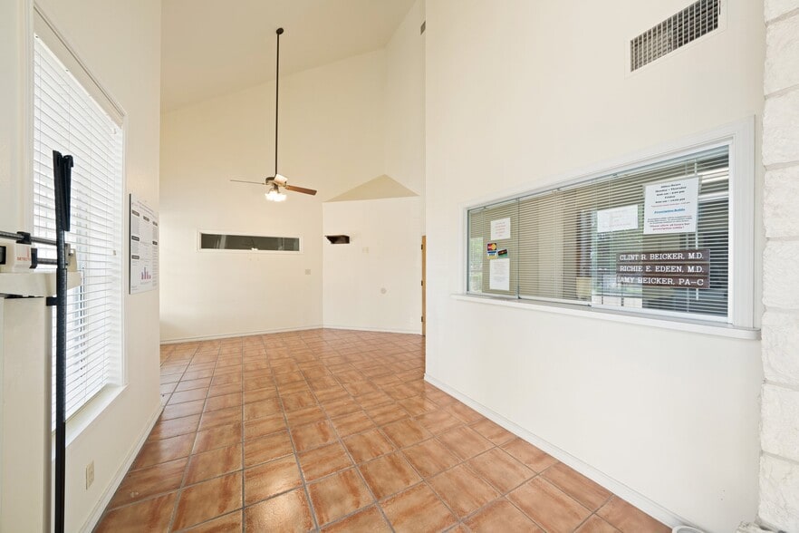 More Photos Of 204 W Windcrest St, Fredericksburg Healthcare For Sale