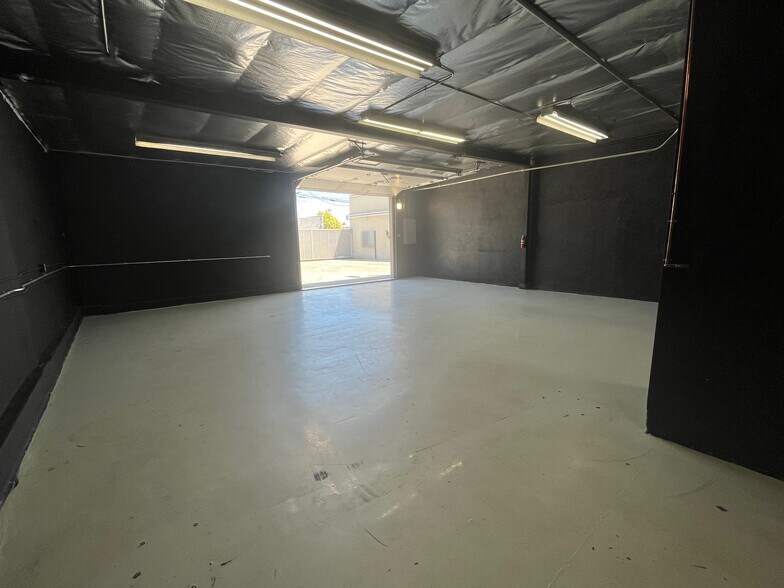 More Photos Of 7255 Atoll Ave, North Hollywood Manufacturing For Lease