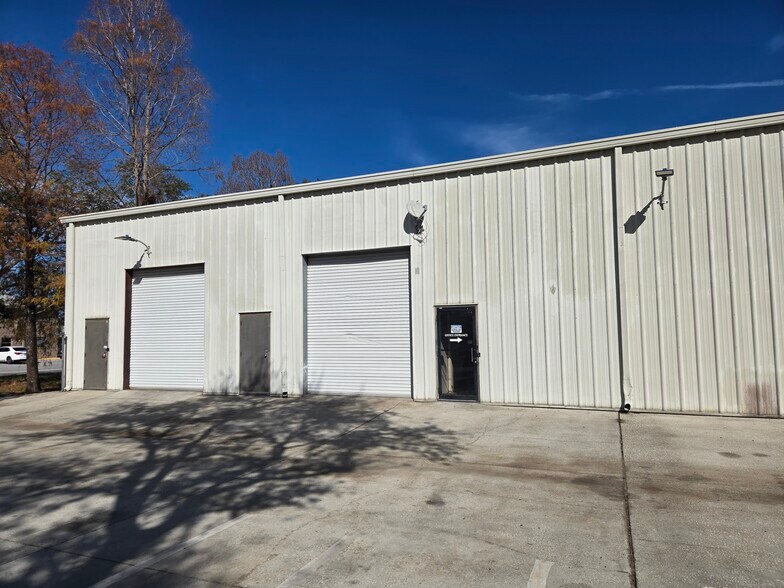 More Photos Of 1765 Carneige Ave, Clearwater Warehouse For Sale