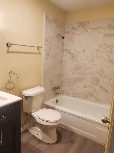 More Photos Of 2100-2108 Sidney St, Pine Bluff Apartments For Sale