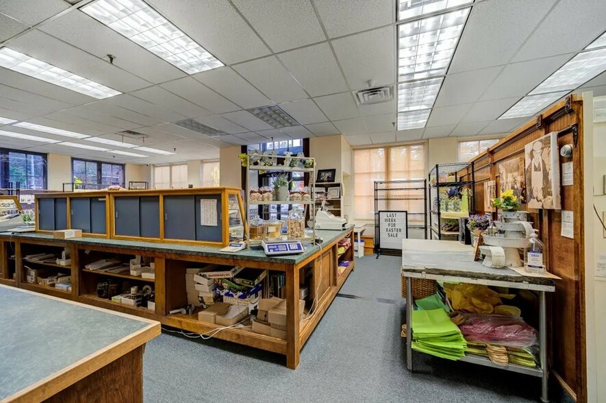 More Photos Of 269 Main St, Beacon Storefront For Sale