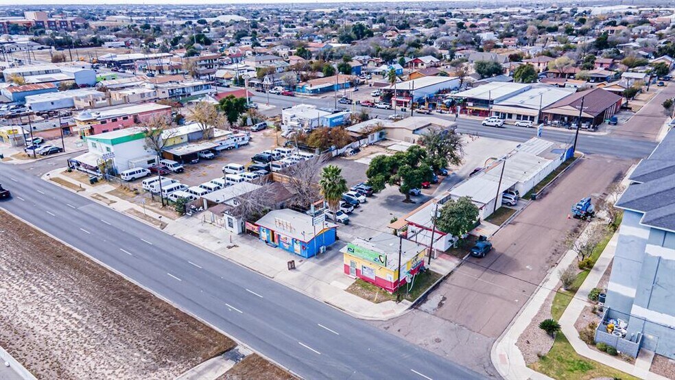 More Photos Of 3002 Santa Ursula Ave, Laredo General Retail For Sale