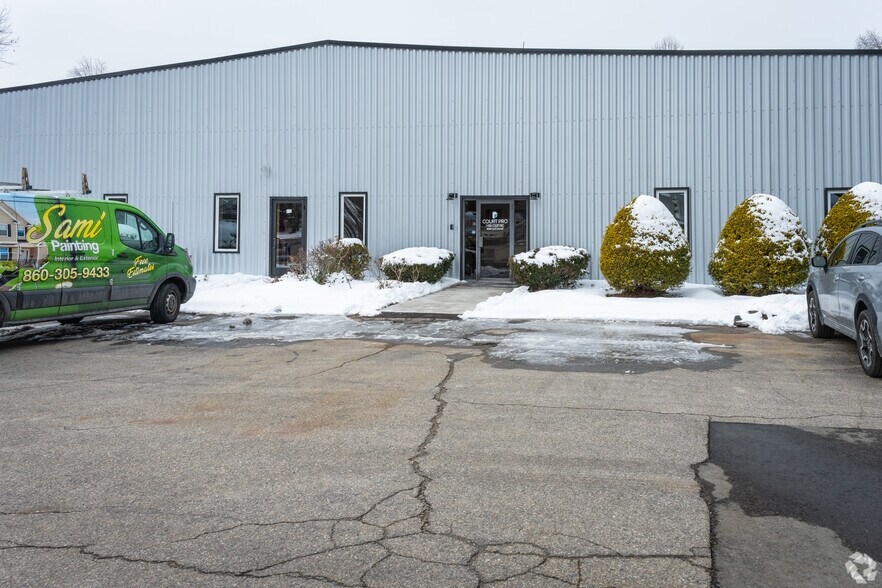 More Photos Of 5 Heritage Park, Clinton Manufacturing For Lease